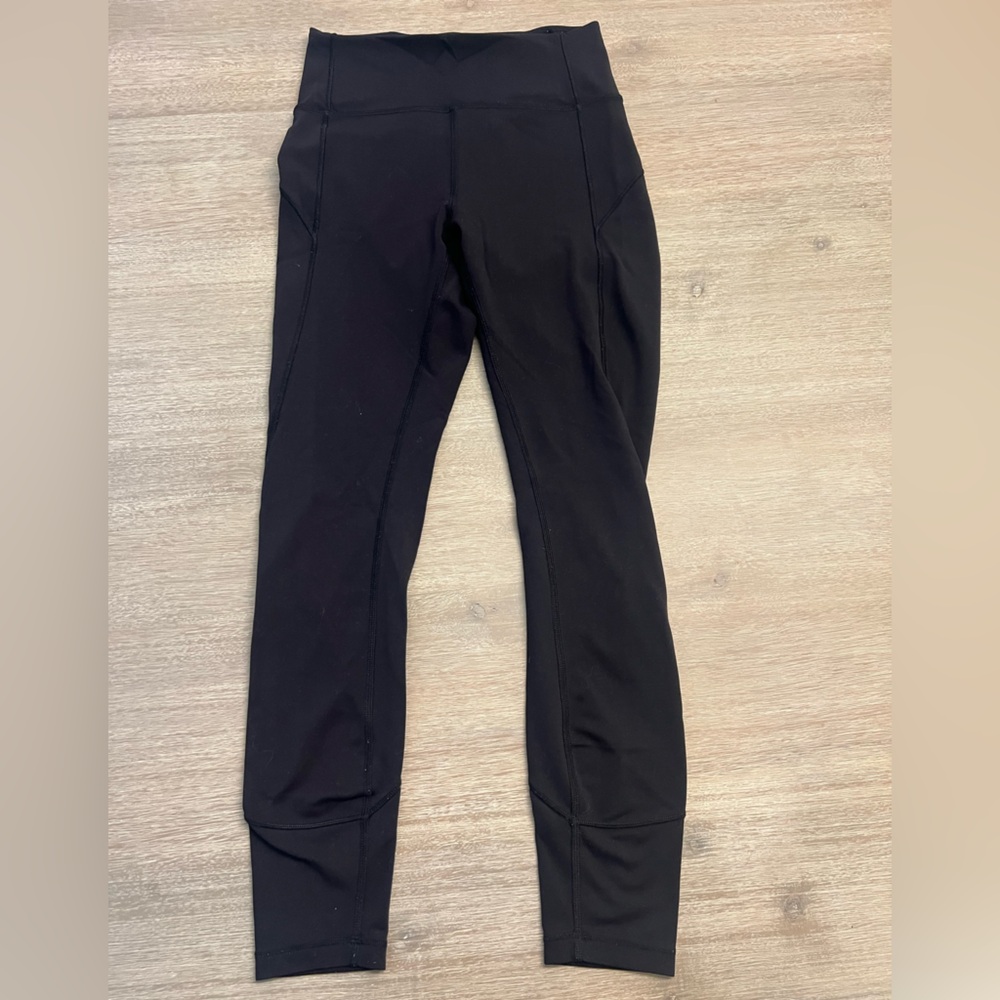 Black Lululemon yoga pants